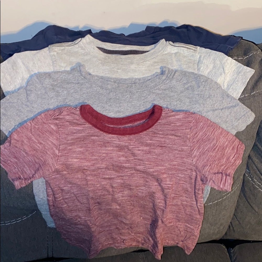 4 short sleeve T-shirts good used condition